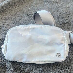 lululemon 1L White Camo Belt Bag